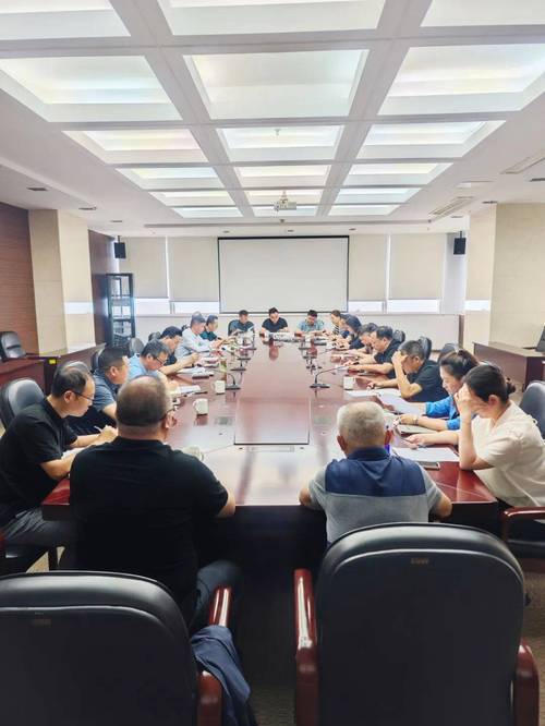 企业经营管理高层级会议优化_经营分析会议开好方法_财务月度经营分析模板