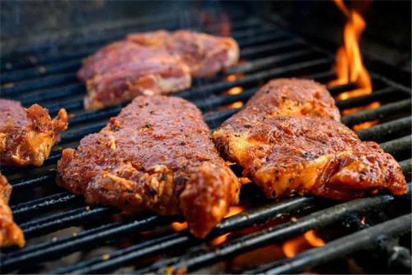 不起眼却赚钱的生意有哪些？小吃摊、快递站、开锁匠等了解下