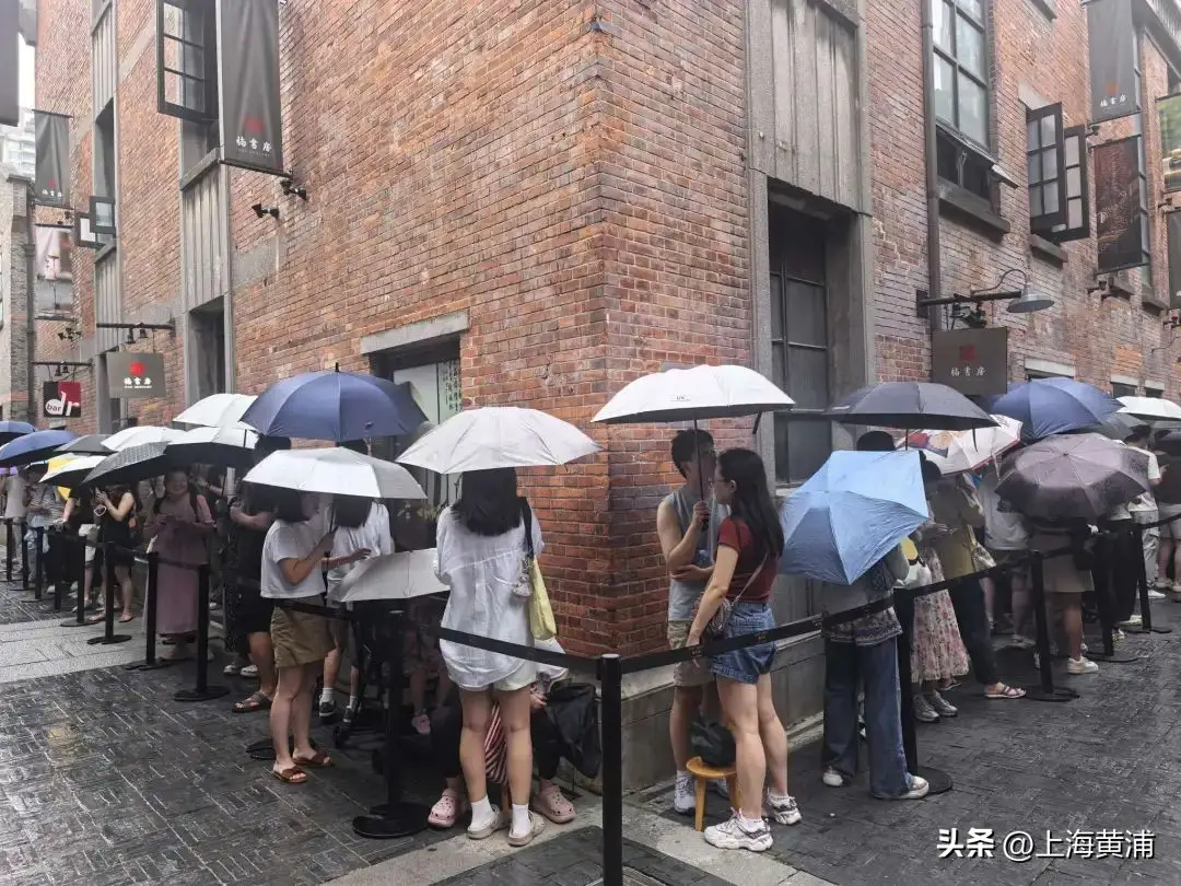 古法黄金品牌折扣活动_老铺黄金新天地店开业_中国黄金是大品牌吗