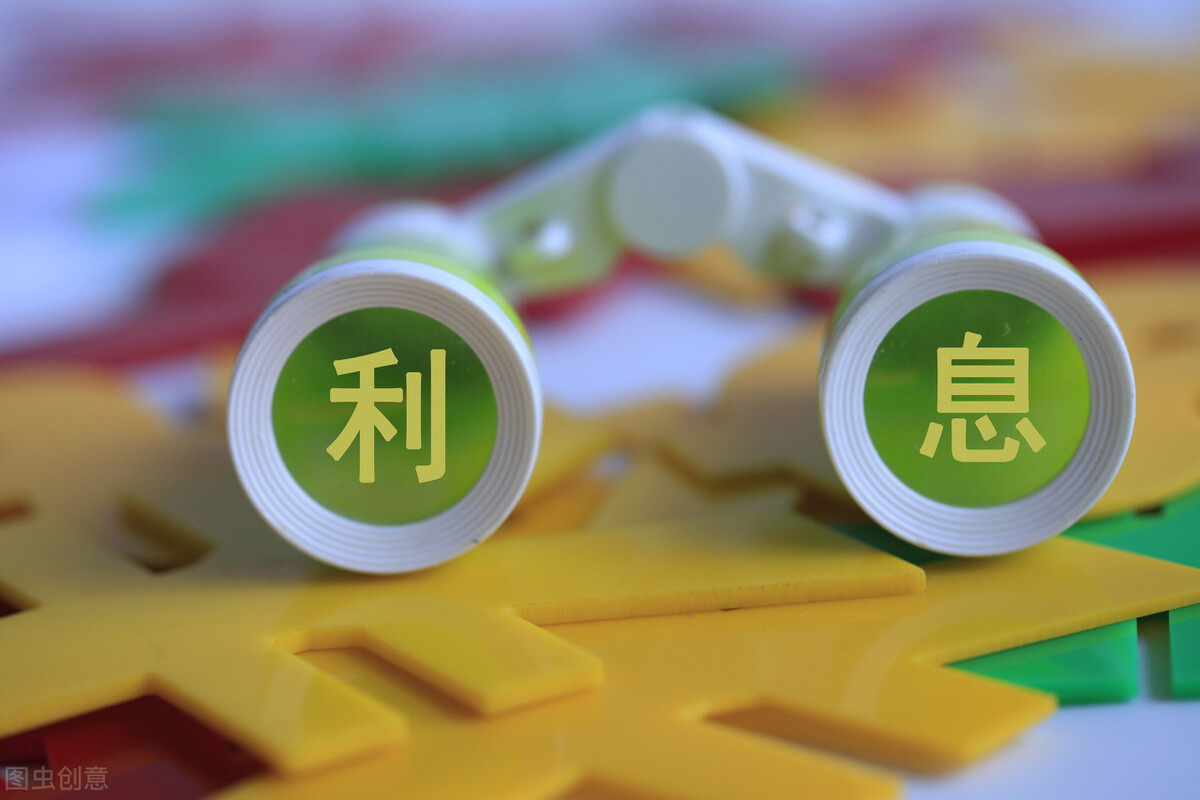 手机银行贷款还款方式多样，利息咋算？以10万贷款为例详解