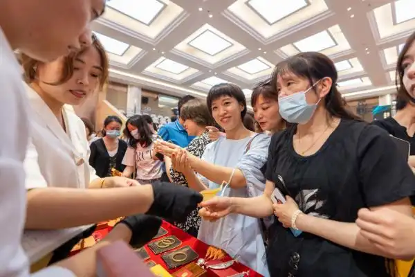 黄金投资分析_今日建设银行黄金价格_黄金定投策略