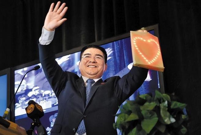 陈光标的钱是哪里来的_陈光标 中国首善 慈善家