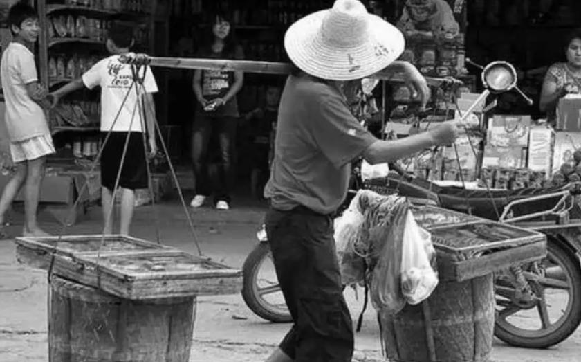 陈光标钱从哪里来的_陈光标的钱是哪里来的_陈光标发钱图